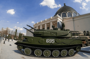 Мэр Москвы Сергей Собянин открыл выставку современной военной техники на ВДНХ