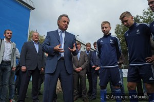 Виталий Мутко ознакомился с тренировочным процессом юных футболистов 