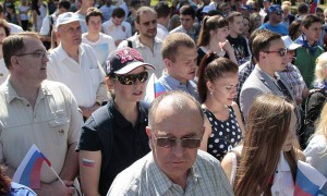 Гимн России на Поклонной горе исполнили 3 тысячи московских единороссов