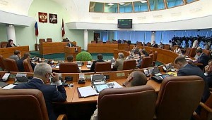На заседании столичного парламента в первом чтении приняли законопроект, наделяющий муниципальных депутатов полномочиями 