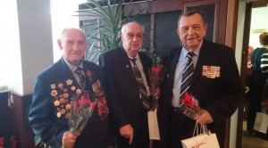 Все ветераны получили памятные подарки и цветы