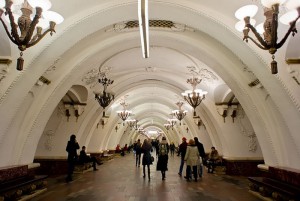 На станции метро "Арбатская" в 2106 году будут установлены площадке для выступления уличных музыкантов 