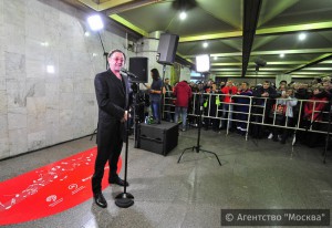 В одном из переходов московского метро появилась концертная площадка