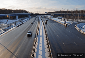 На Московской кольцевой автодороге установили 17 информационных табло
