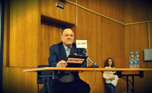 "Диктатором" выступил известный актер и режиссер Владимир Меньшов 