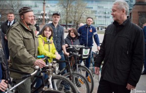 Мэр Москвы Сергей Собянин сообщил,что благодаря велопрокату число велосипедистов в столице выросло в 5 раз