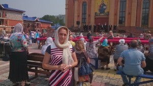 Депутат Инна Трясунова на празднике 
