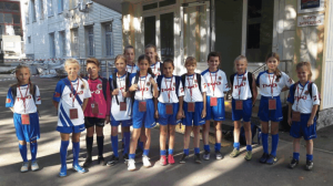 Юные футболистки школы "Чертаново", выигравшие суперфинал фестиваля «Локобол-2016»