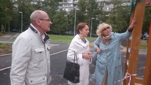 Депутат Инна Трясунова осмотрела новую площадку в микрорайоне Северная Чертаново