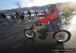 Второй зимний велопарад прошел в Москве