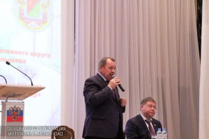 Префект Южного округа Алексей Челышев на встрече с населением