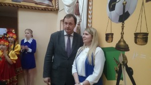 Глава муниципального округа Чертаново Северное Борис Абрамов-Бубненков  с директором школы 