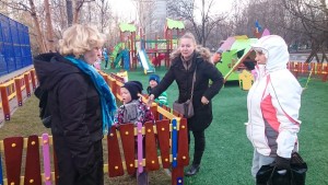 Светлана Гладышева проверила состояние детского городка