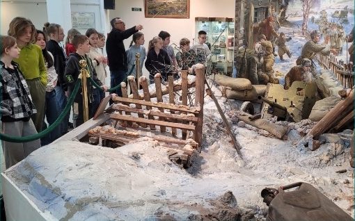 Ученики школы №1158 посетили музей «История танка Т-34». Фото: страница школы №1158 в социальных сетях