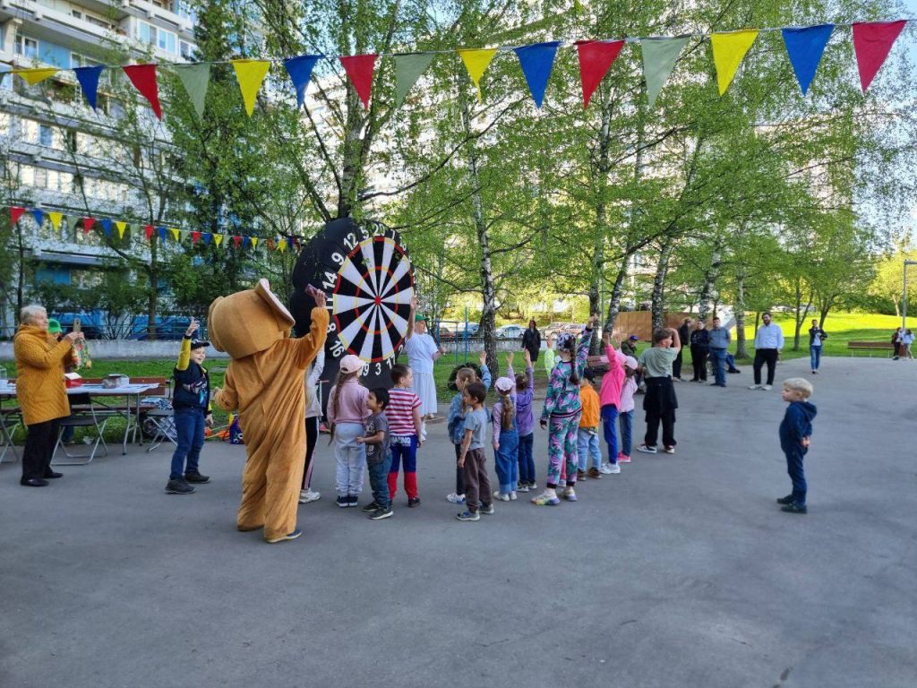 ЦД «Личность» устроил для жителей района праздничные выходные. Фото: Telegram-канал ЦД «Личность»