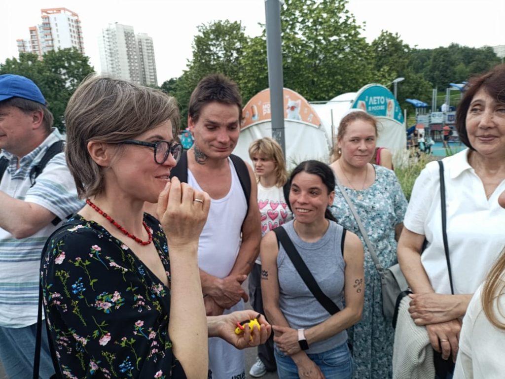 Выставку «Москва без окраин» посетили подопечные СД «Чертаново». Фото: официальная страница Социального дома «Чертаново» в социальных сетях