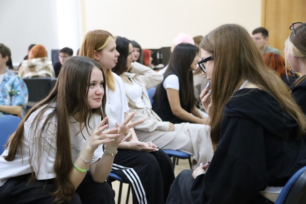 Мероприятие о создании связей в коллективе прошло в Технологическом колледже №34. Фото: официальная страница Технологического колледжа №34 в социальных сетях 