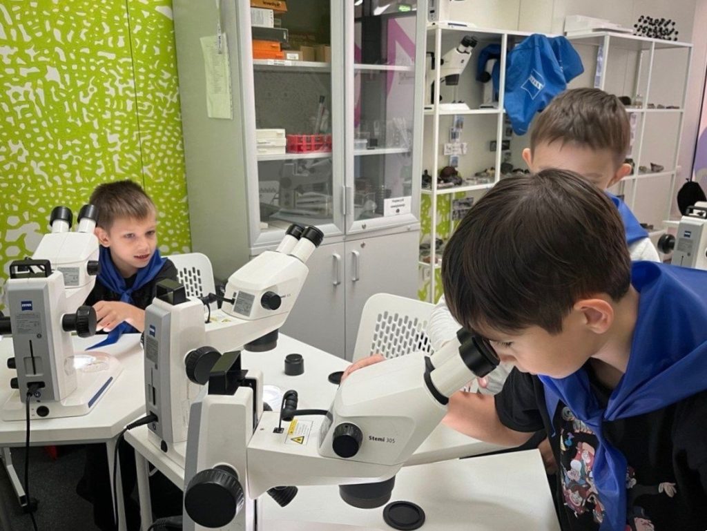 Ученики школы №1179 посетили парк «Зарядье». Фото: официальная страница школы №1179 в социальных сетях