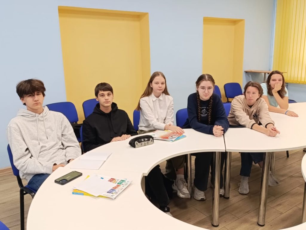 Посвященный Международному дню борьбы за полную ликвидацию ядерного оружия урок прошел в УЦ «Перспектива». Фото: официальная страница Учебного центра «Перспектива» в социальных сетях