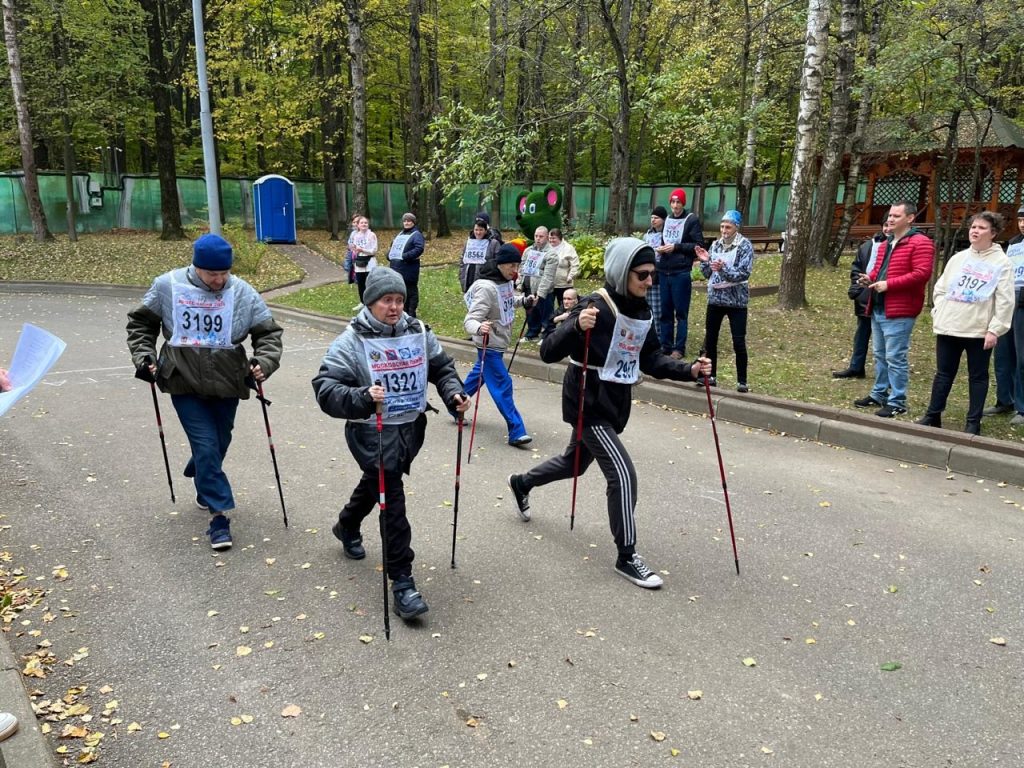 Жители Социального дома «Чертаново» приняли участие в спортивных соревнованиях. Фото: страница Социального дома «Чертаново» в социальных сетях 