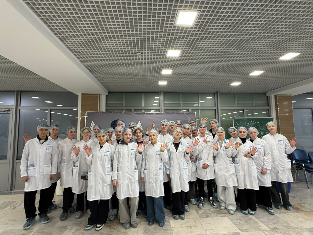 Ученики школы №1158 стали участниками экскурсии по ГКБ имени Валентина Буянова. Фото: официальная страница школы №1158 в социальных сетях