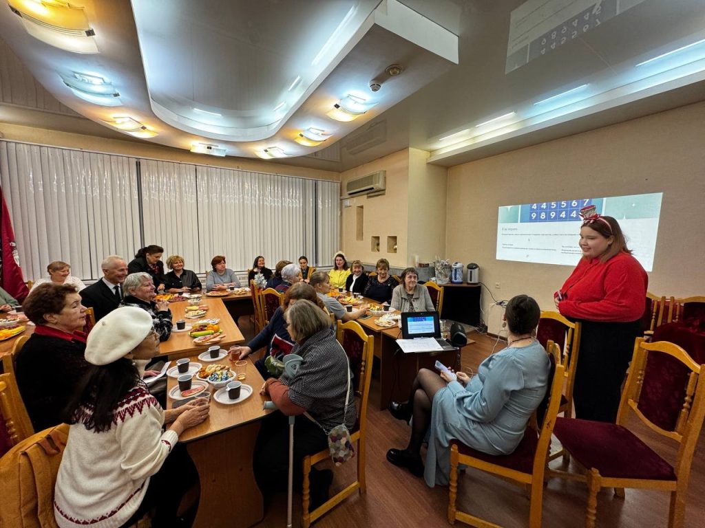 Конкурс «Угадай мелодию» провели для горожан активисты Молодежной палаты района Чертаново Северное. Фото: официальная страница управы района Чертаново Северное в социальных сетях