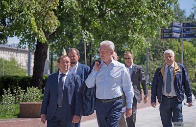 Сергей Собянин посетил обновленную Калужскую площадь