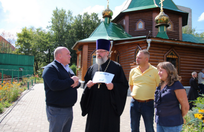 Владимир Ресин посетил стройку храма в честь Державной иконы Божией Матери в Чертанове