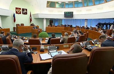 На заседании столичного парламента в первом чтении приняли законопроект, наделяющий муниципальных депутатов полномочиями
