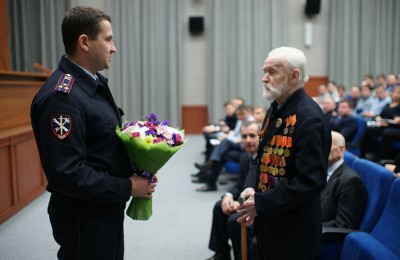 В Южном округе с 91-летием поздравили ветерана Великой Отечественной войны