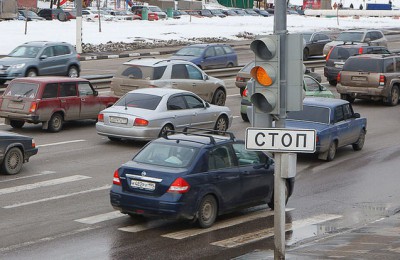 В Москве светофоры начали самостоятельно переключаться во время снегопадов