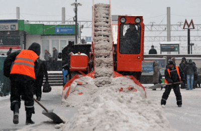 В ЮАО для очистки транспортно-пересадочных узлов от снега сформированы круглосуточные бригады