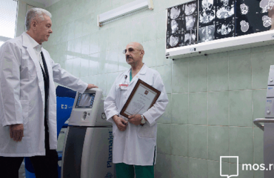 Мэр Москвы Сергей Собянин выразил благодарность врачу за первую в России операцию по удалению опухоли у новорожденного