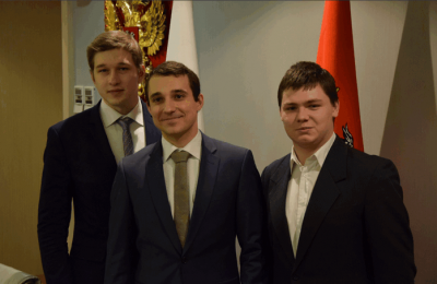 Алексей Лукоянов (на фото справа) подвел промежуточные итоги работы молодежной палаты района Чертаново Северное