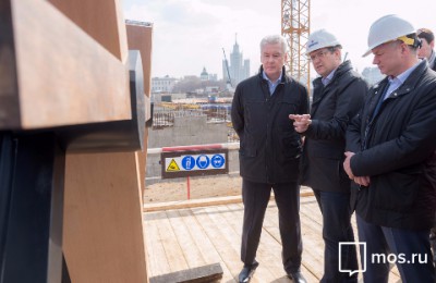 Мэр Москвы Сергей Собянин сообщил,что работы по созданию уникального парка "Зарядья" вышли на новый этап