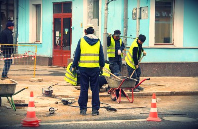 До конца лета в районе Чертаново Северное проведут текущий ремонт асфальтобетонного покрытия