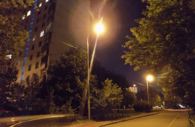Уличный фонарь в одном из дворов района Чертаново Северное