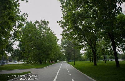 Велосипедная дорожка в одном из парков округа