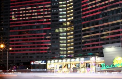 Ко Дню Победы более 50 зданий в Москве украсят динамической подсветкой