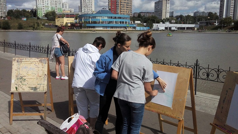 Мастер-класс по рисованию прошел у Чертановского пруда