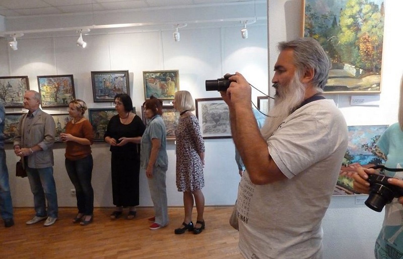 Вернисаж выставки "Время и место" состоялся в галерее "Чертаново"