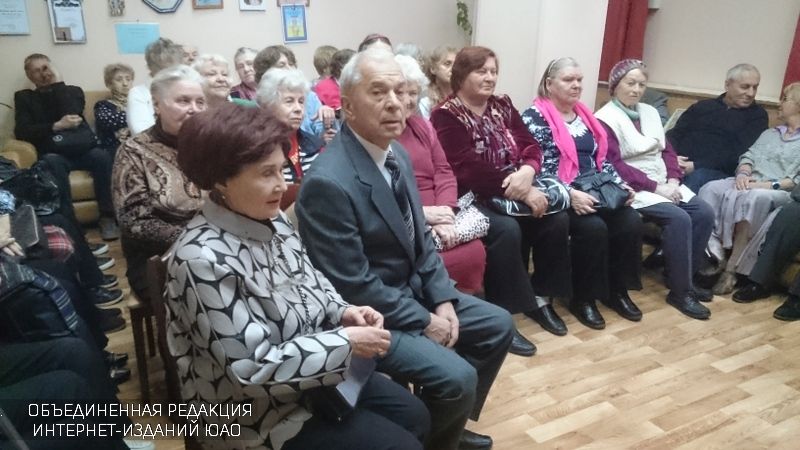 Юбиляров района поздравили в ТЦСО