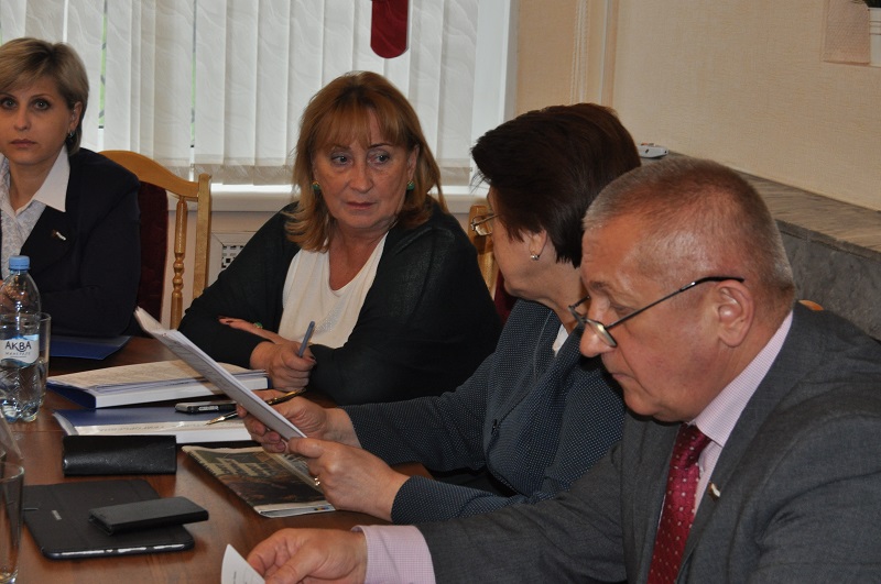 Депутаты нового созыва продолжат участвовать в работе комиссий по капитальному ремонту жилых домов
