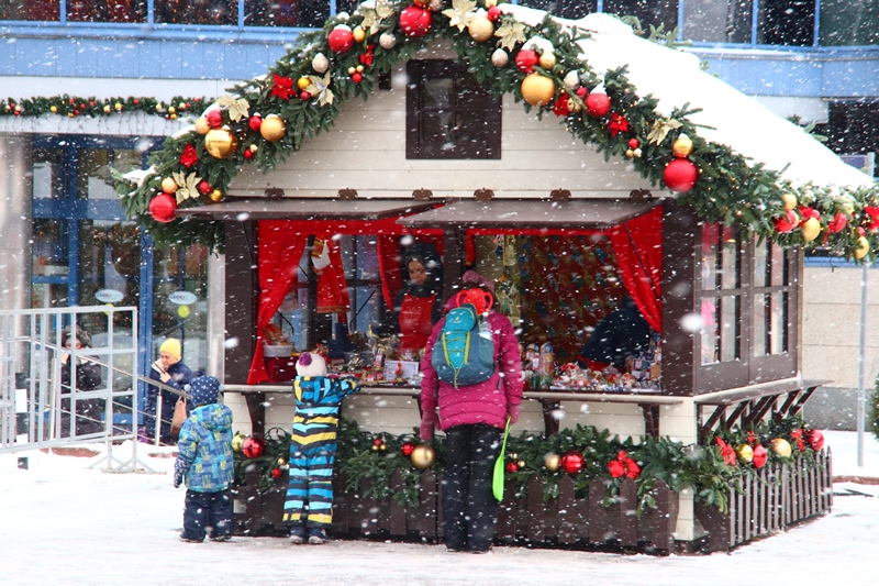 Фото с районной площадки фестиваля "Путешествие в Рождество"