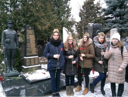 Учащиеся образовательного учреждения №1623 приняли участие в общегородской мемориально-патронатной акции