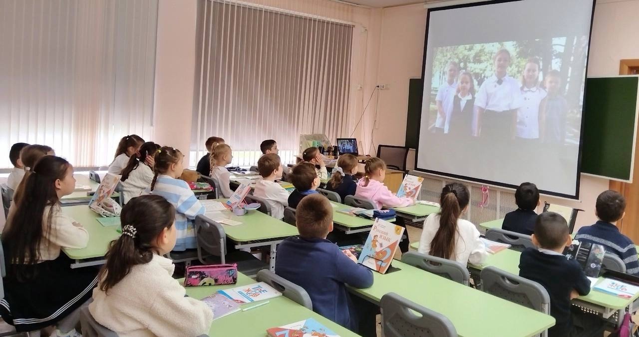 Занятие из цикла «Разговоры о важном» прошло в школе №851. Фото: официальная страница школы №851 в социальных сетях