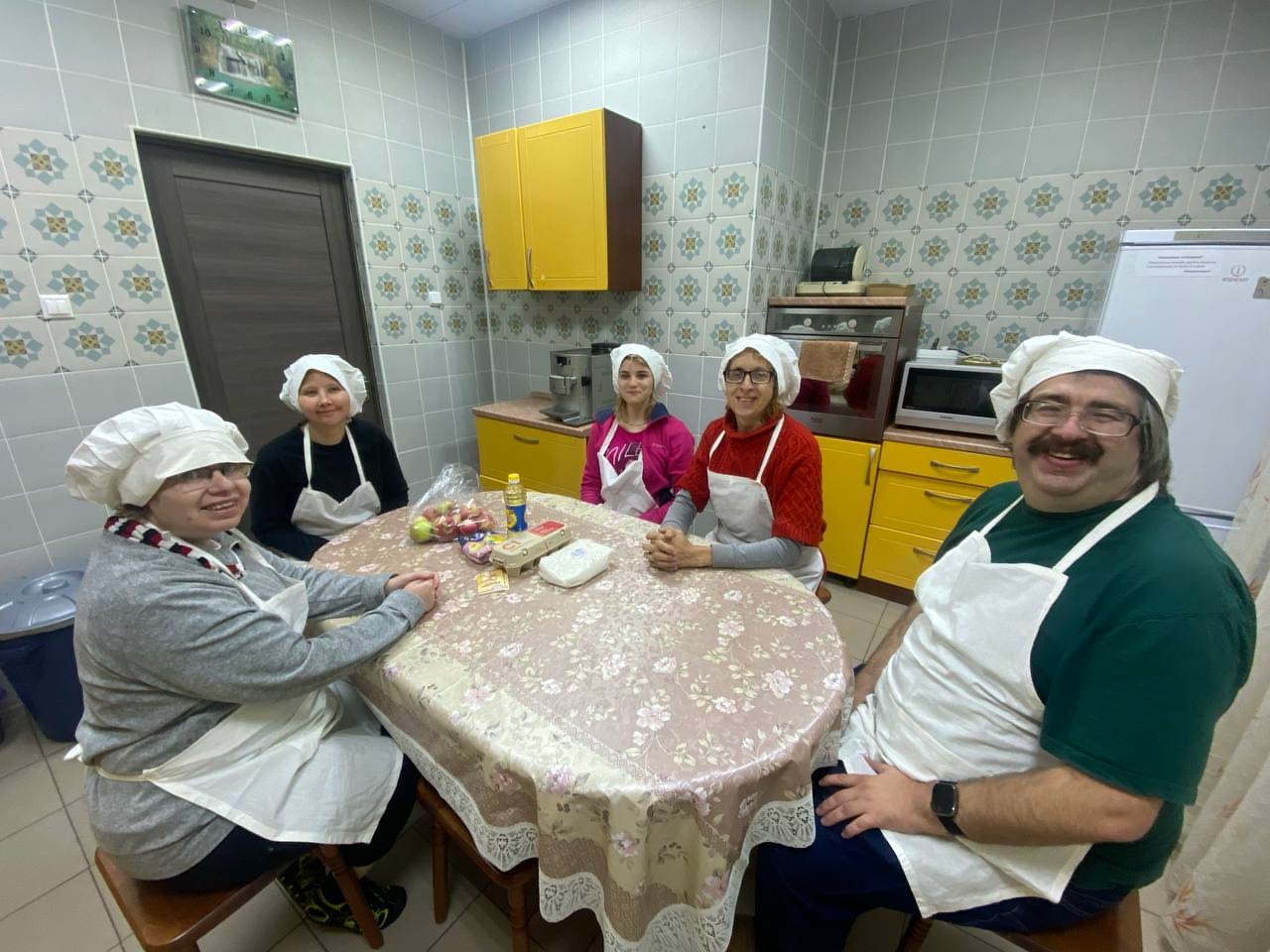 Кулинарное занятие прошло в Социальном доме «Чертаново». Фото: официальная страница Социального дома «Чертаново» в социальных сетях