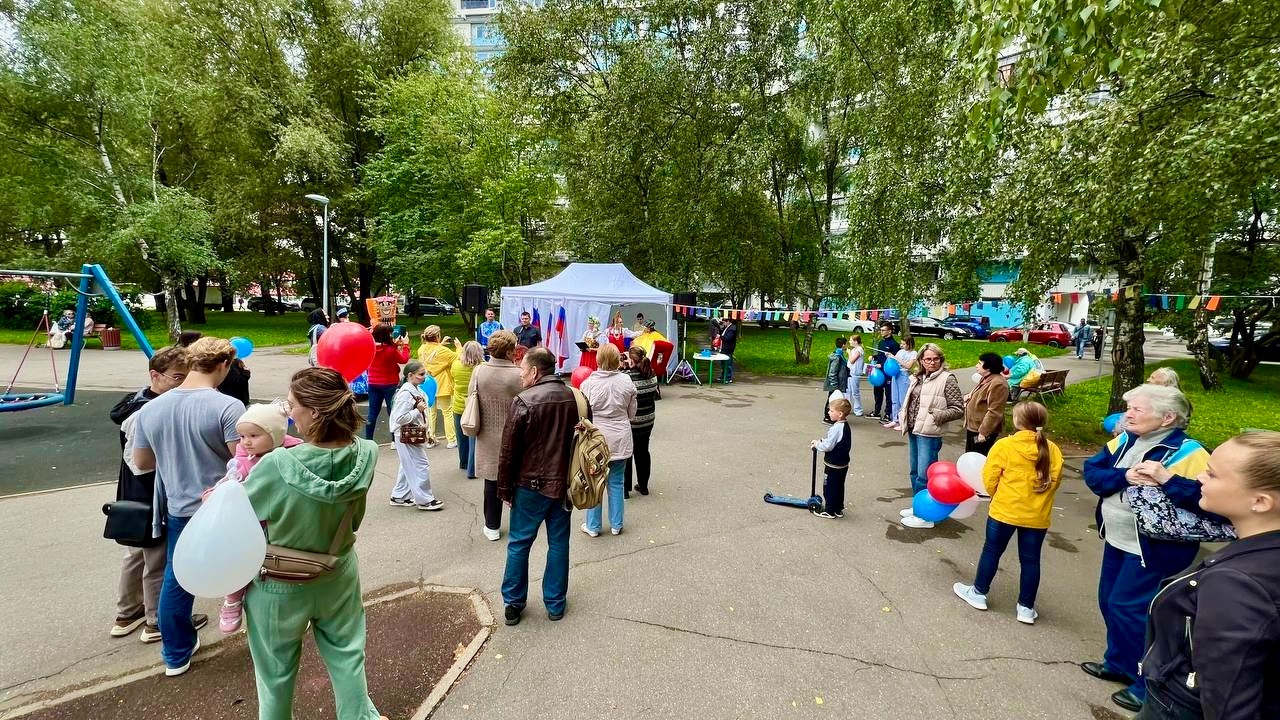 Представители Молодежной палаты района Чертаново Северное провели патриотическую игру. Фото: официальная страница Молодежной палаты района Чертаново Северное в социальных сетях