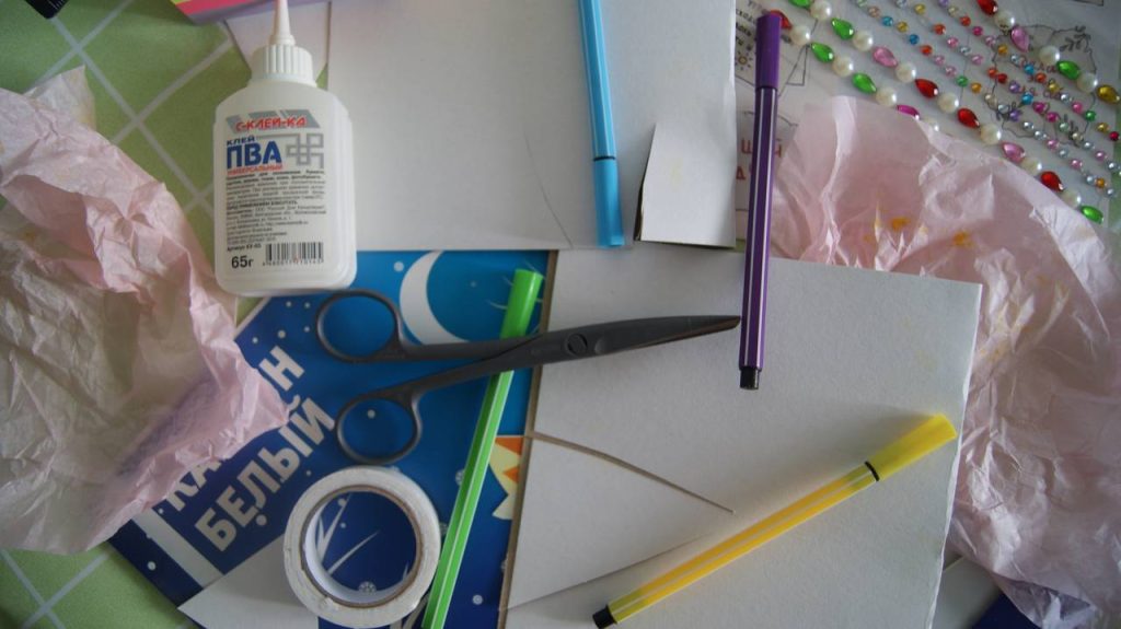 Сотрудники ДК «Чертаново» анонсировали творческий мастер-класс. Фото: Татьяна Петрыкина, «Вечерняя Москва»