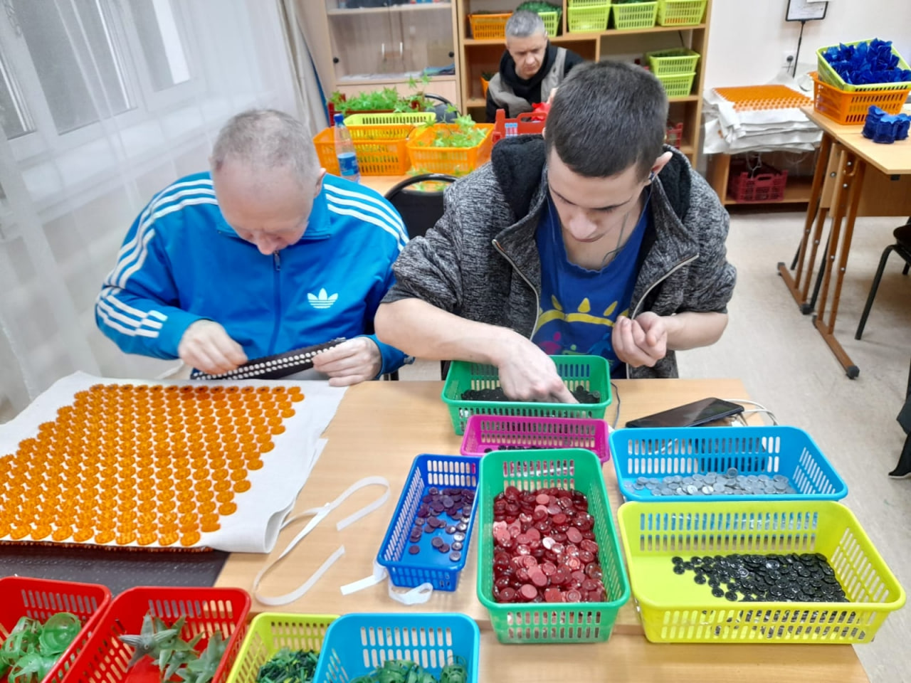 Творческие занятия прошли в СД «Чертаново». Фото: официальная страница Социального дома «Чертаново» в социальных сетях